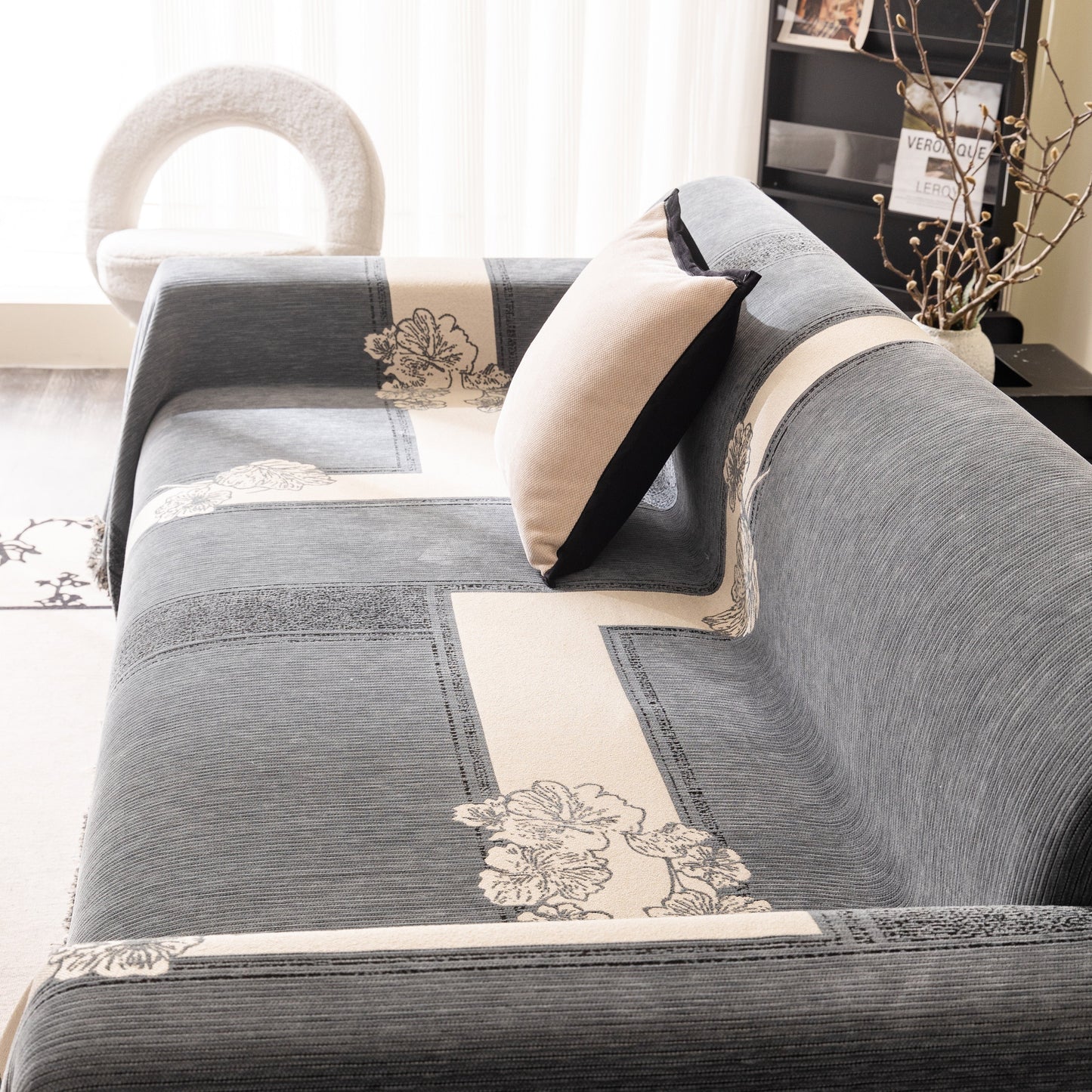 Jacquard Floral Band Sofa Cover with Tassels, Thick Textured Couch Throw Blanket