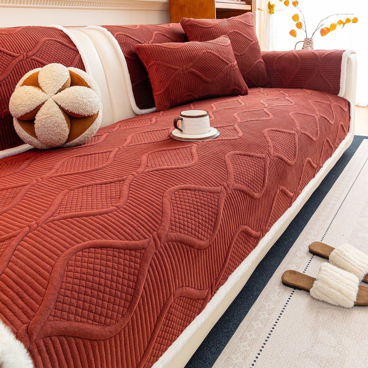 Thickened Crystal Velvet Sofa Cover, Non-Slip Quilted Couch Protector for Pets & Kids