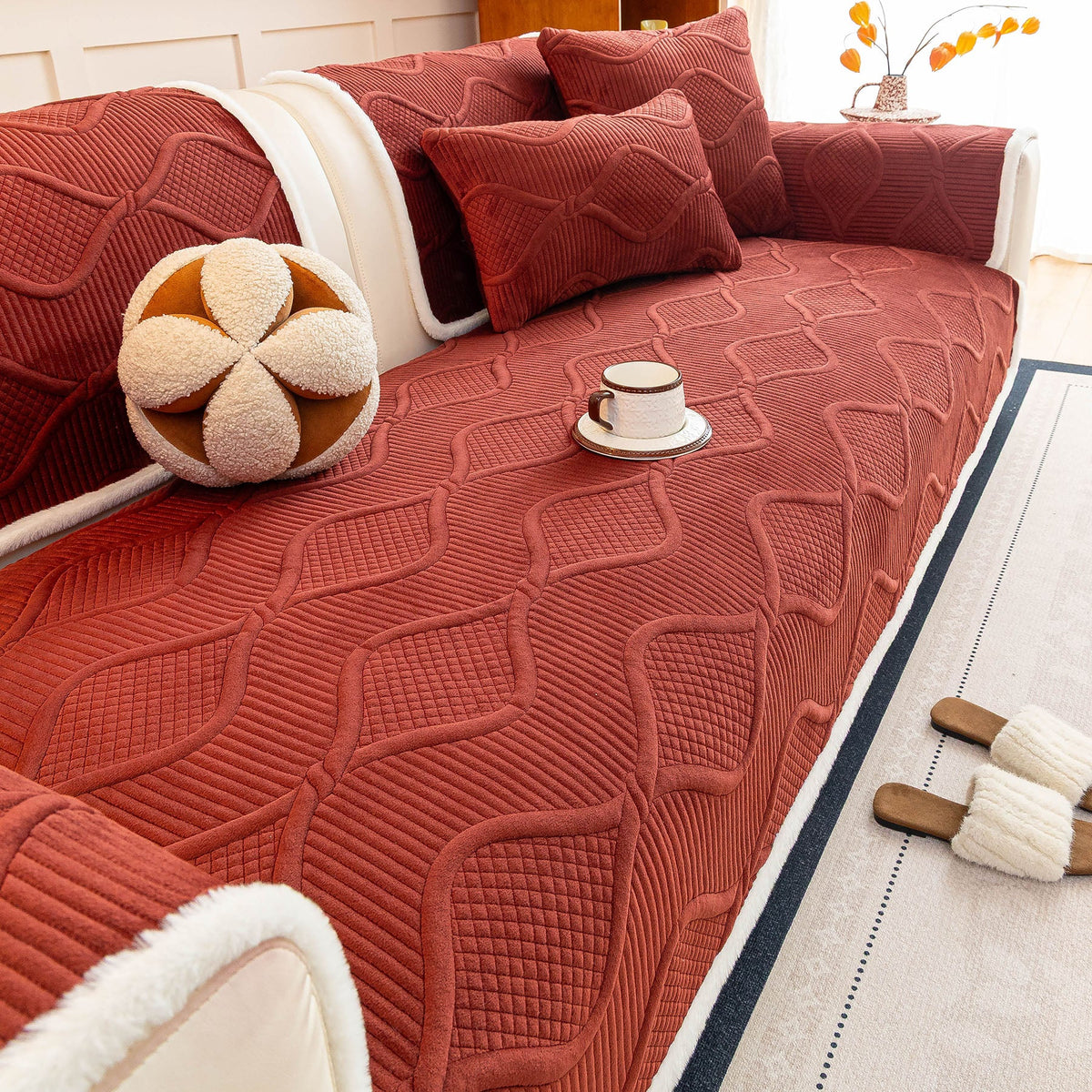 Thickened Crystal Velvet Sofa Cover, Non-Slip Quilted Couch Protector for Pets & Kids