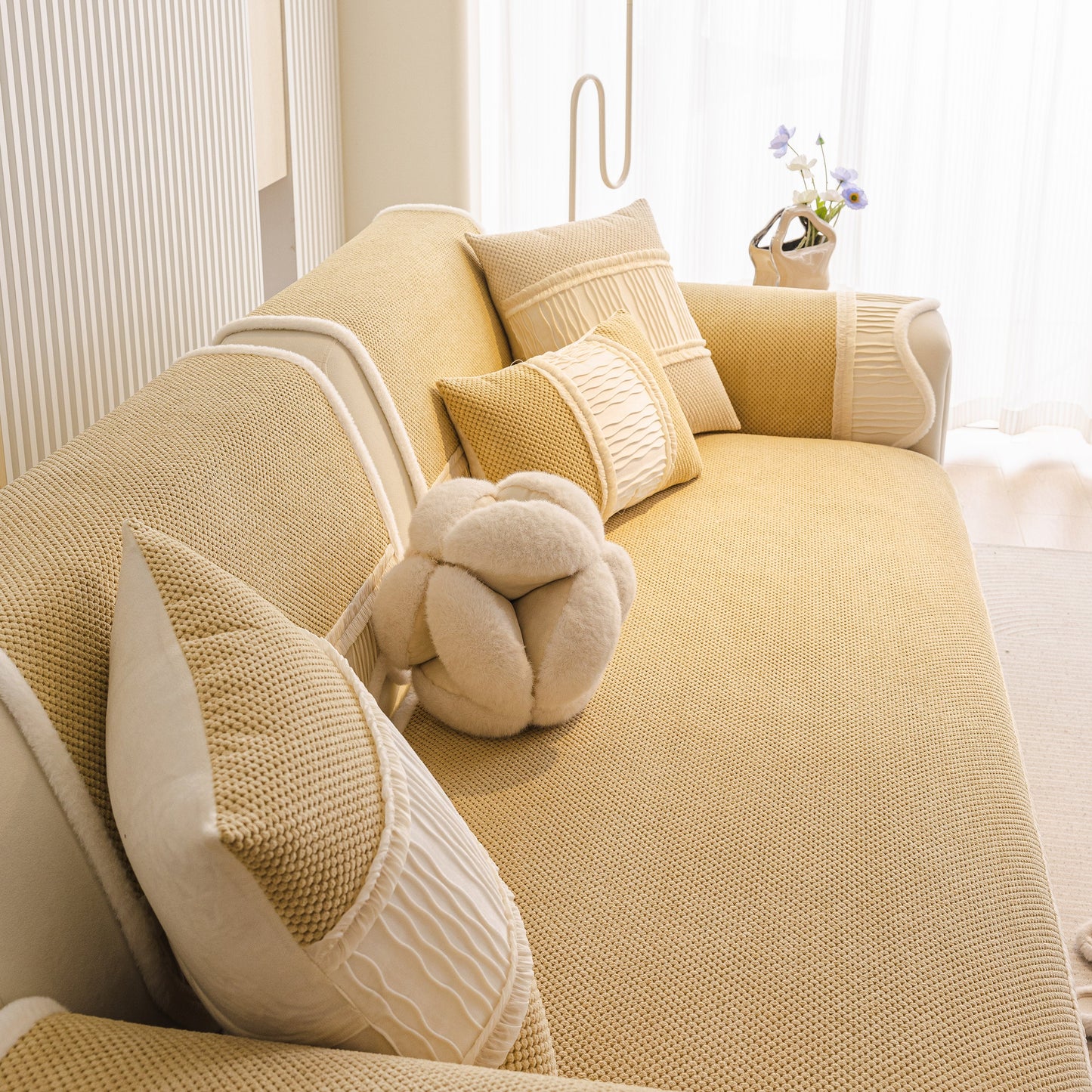 Washable Sofa Throw Pad, Non-Slip Sofa Mat Cozy Couch Slipcover with Soft Furry Trim