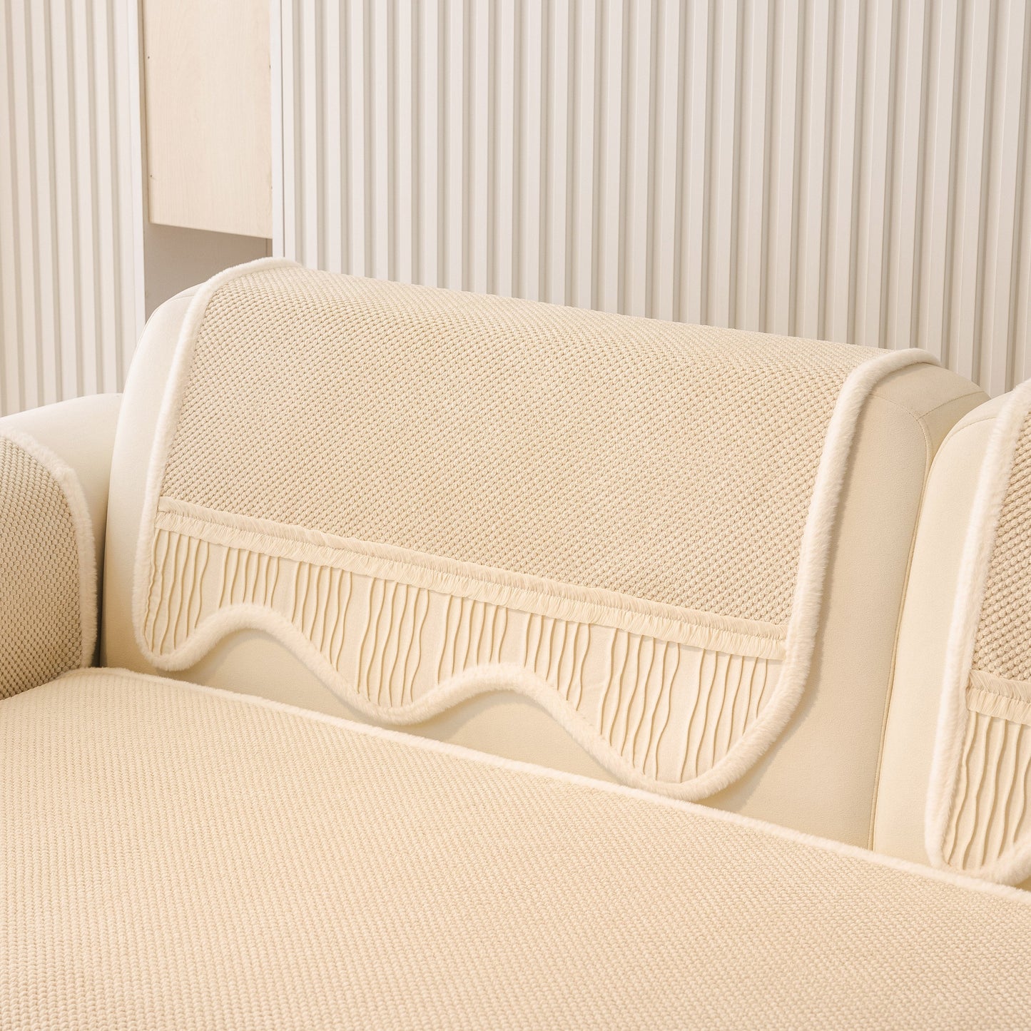 Washable Sofa Throw Pad, Non-Slip Sofa Mat Cozy Couch Slipcover with Soft Furry Trim