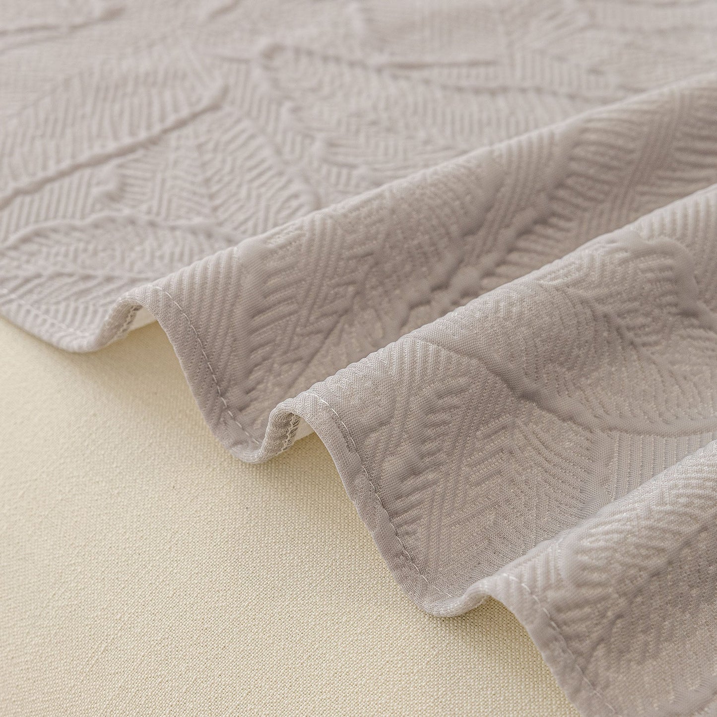 Durable Cooling Couch Cover for Dogs Textured Chic Leaf Summer Throw Cover Blanket