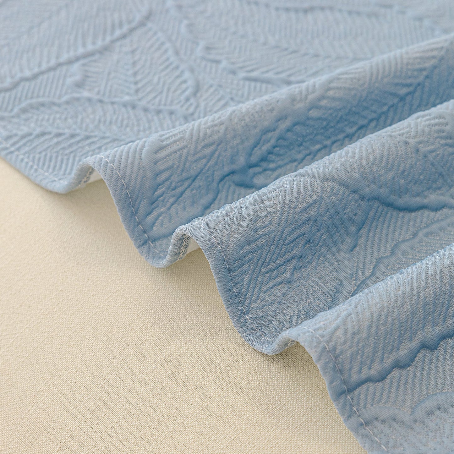 Durable Cooling Couch Cover for Dogs Textured Chic Leaf Summer Throw Cover Blanket
