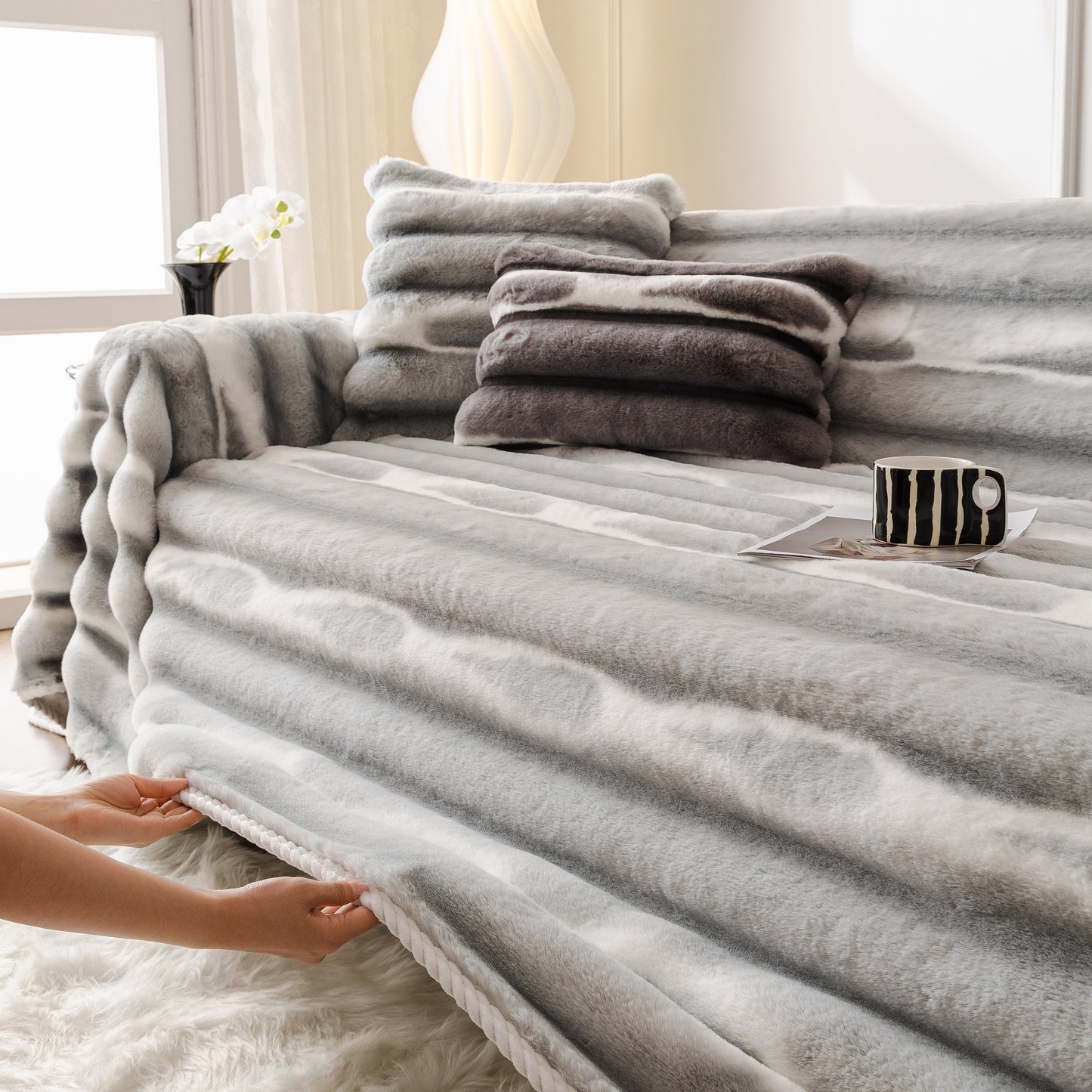 Ultra Soft Faux Fur Couch Cover – Large, Fluffy, and Elegant Sofa Throw Blanket