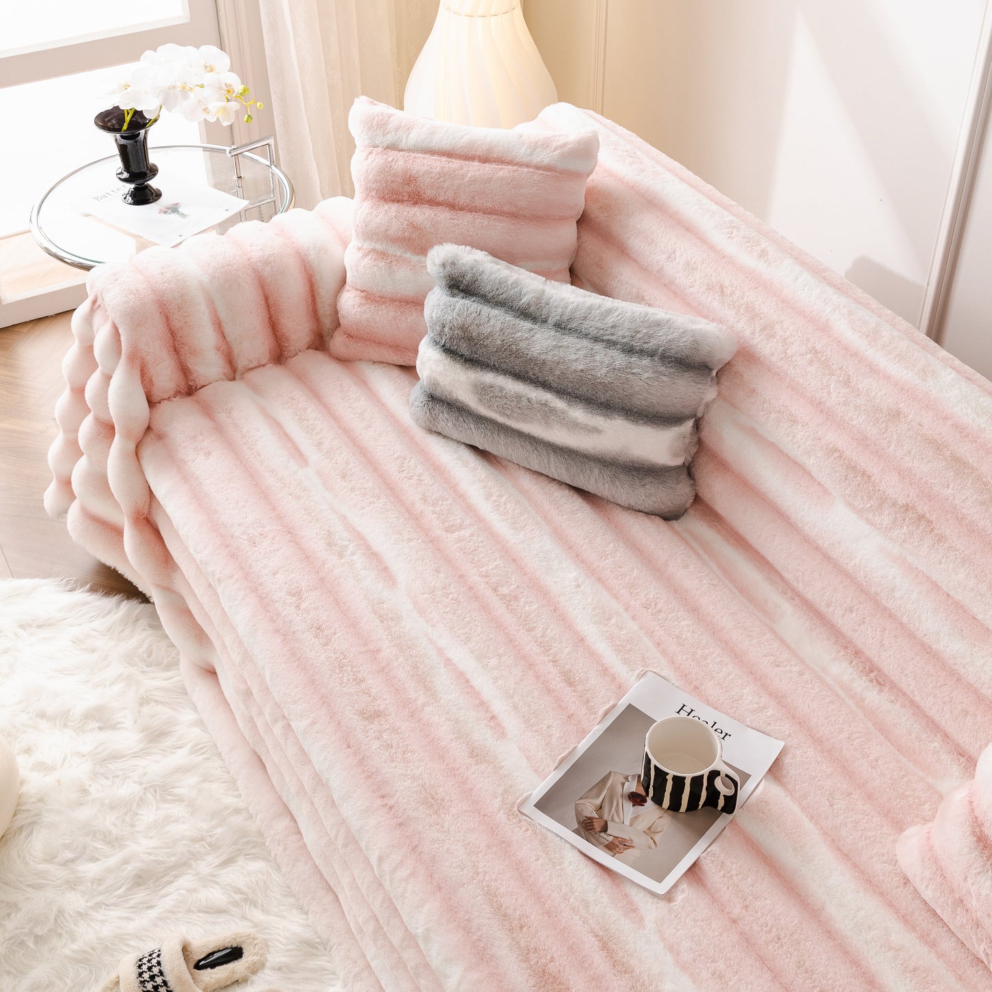 Ultra Soft Faux Fur Couch Cover – Large, Fluffy, and Elegant Sofa Throw Blanket