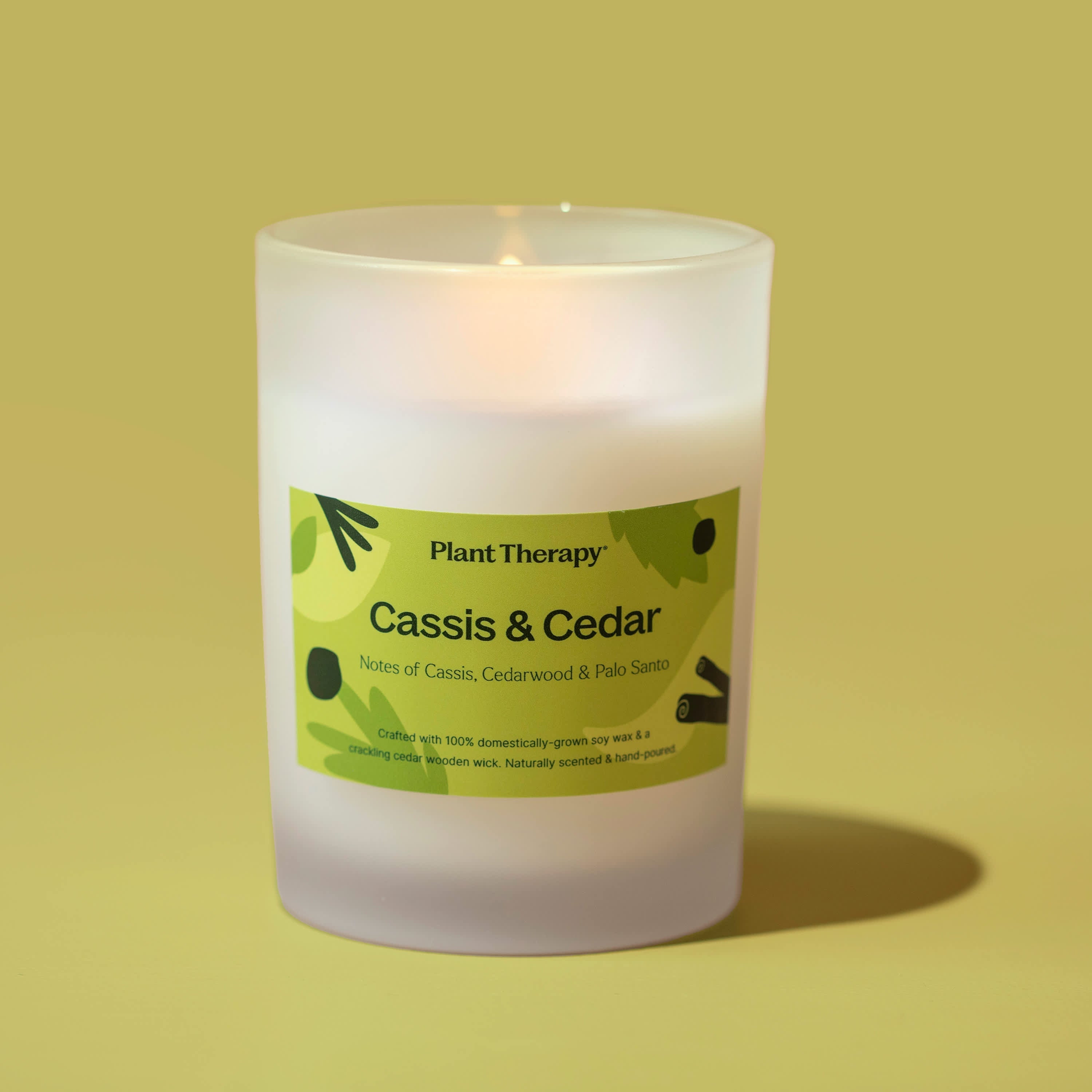 Cassis & Cedar Naturally Scented Candle - Thumbnail 4