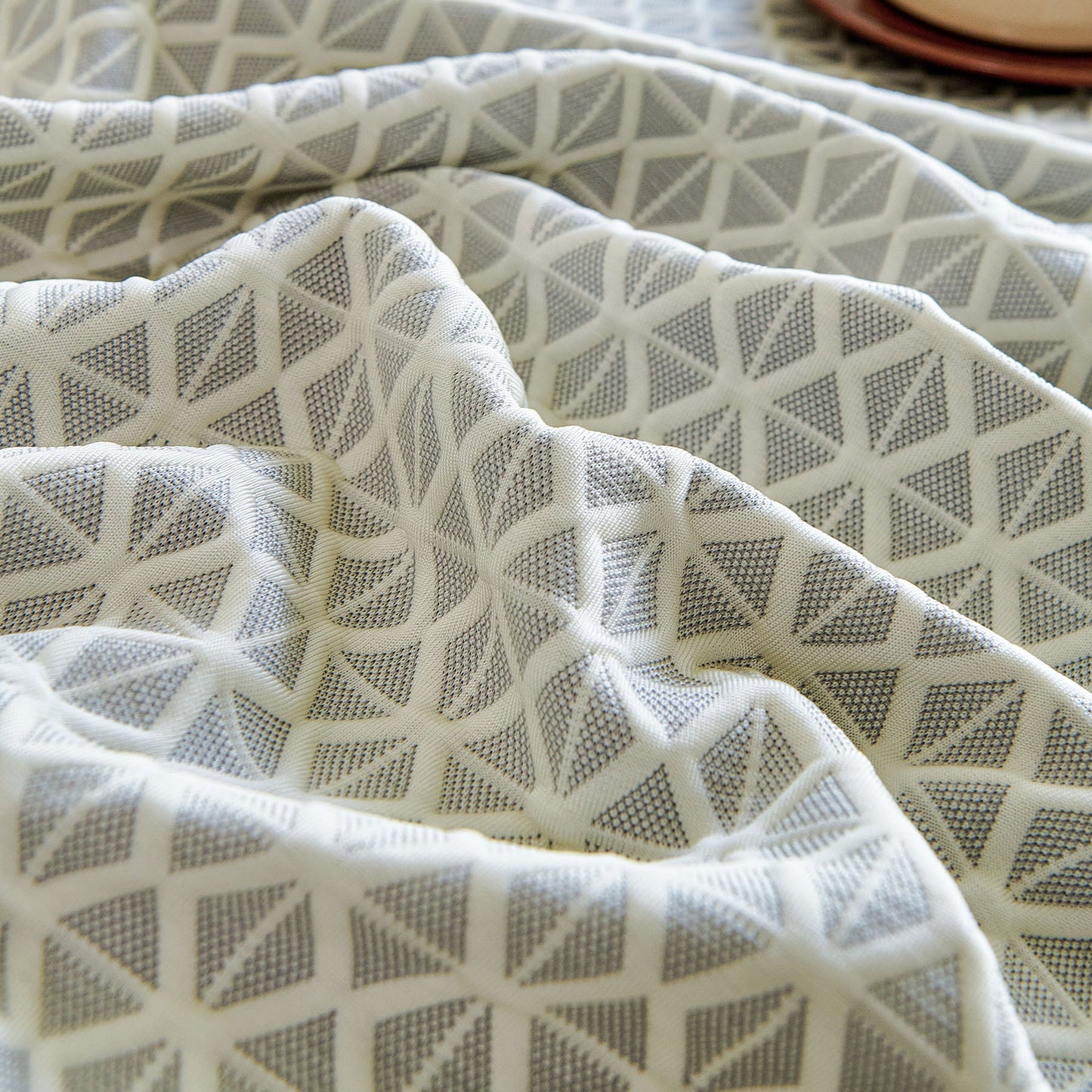 Fresh Geometric Sofa Throw Cover, Modern Textured Breathable Couch Protector Blanket