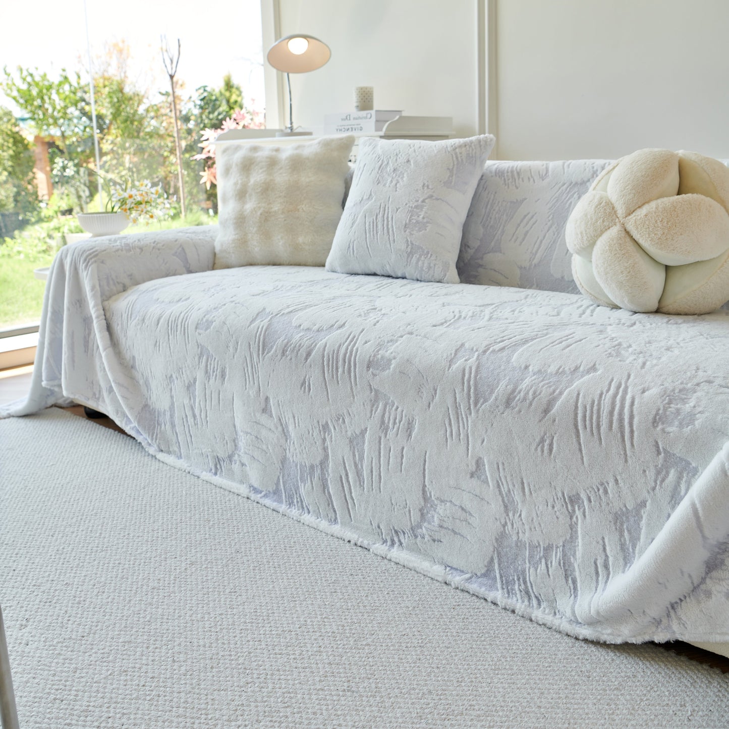 Plush Faux Fur Warm Sofa Cover with Waves Jacquard Textured Throw Blankets for Couch