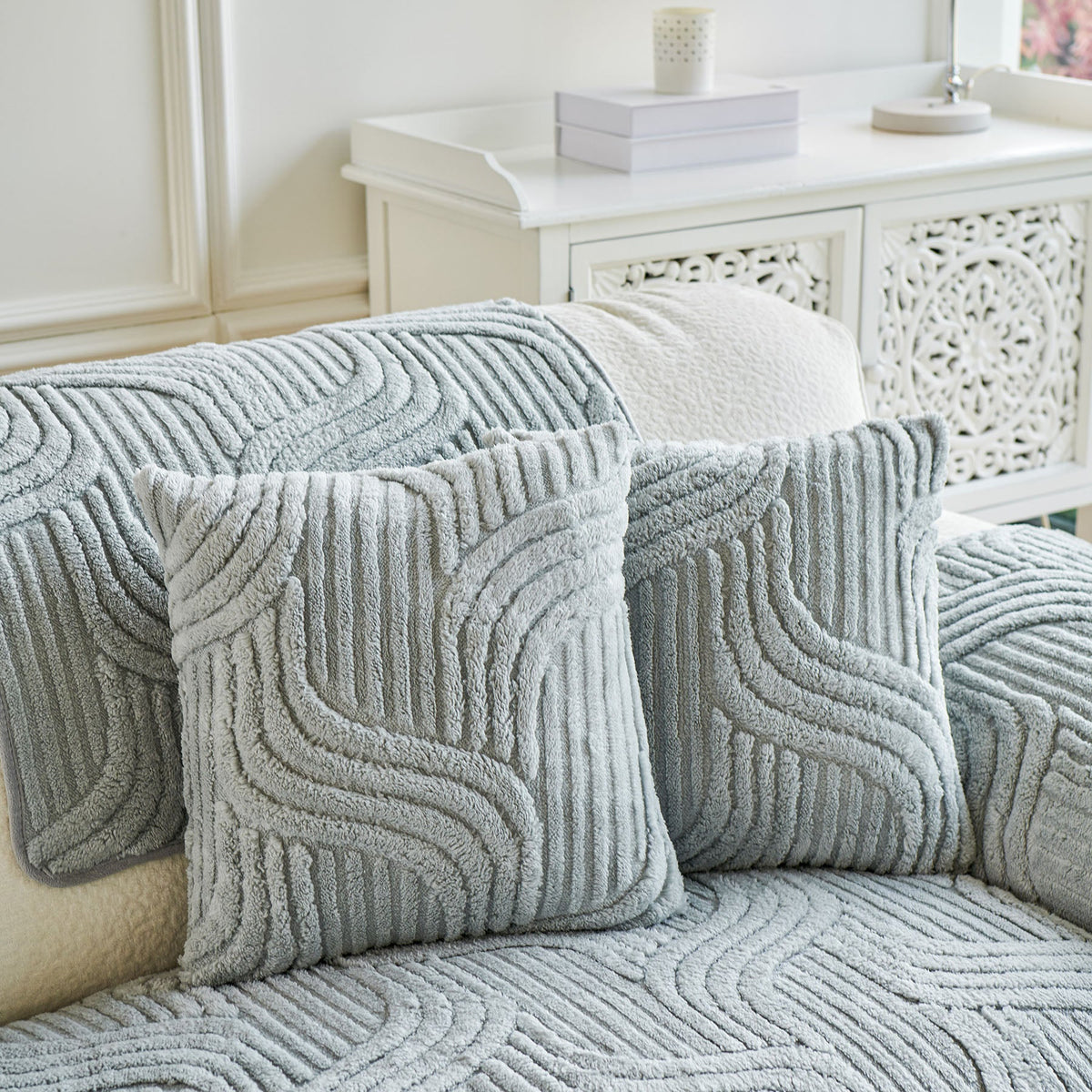 Luxury Plush Non-Slip Sofa Covers, Soft Fuzzy Embossed Sofa Topper & Seat Covers