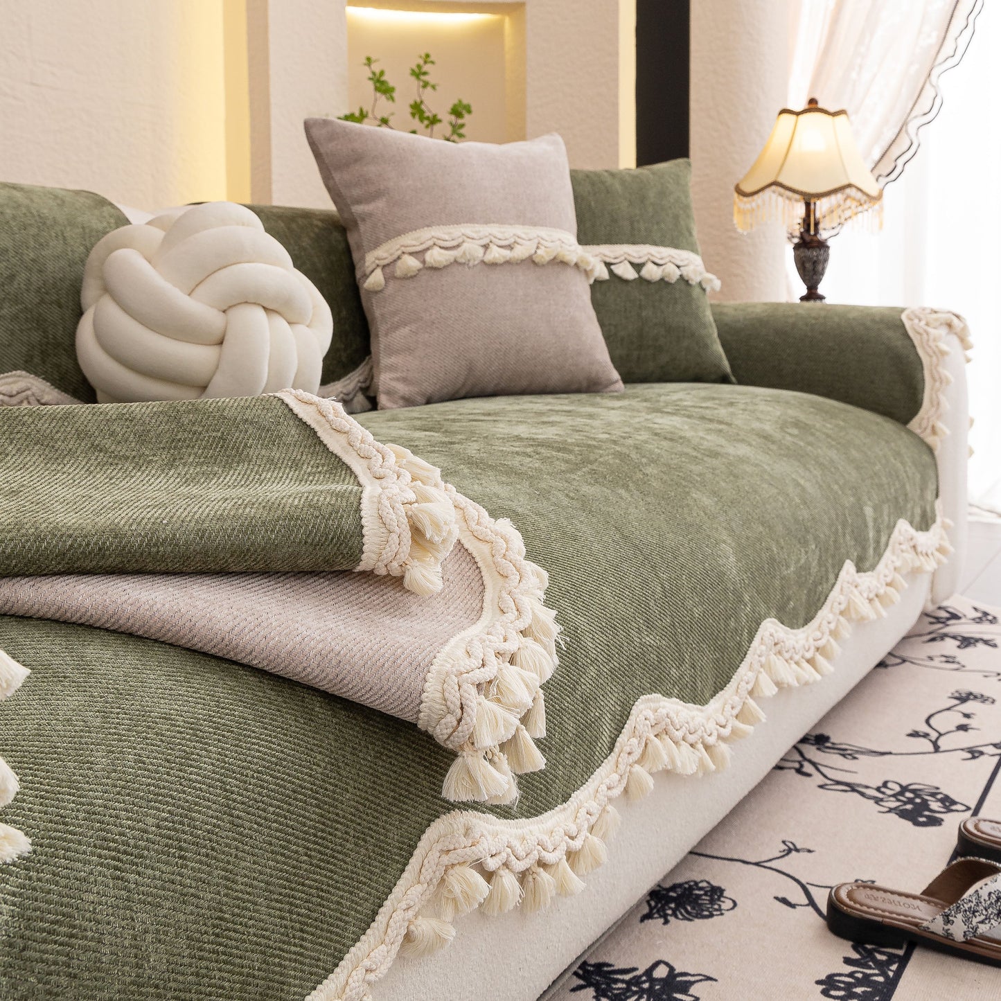 Chenille Sofa Cover Towel – Non-Slip, Washable Pets Couch Protector with Tassels