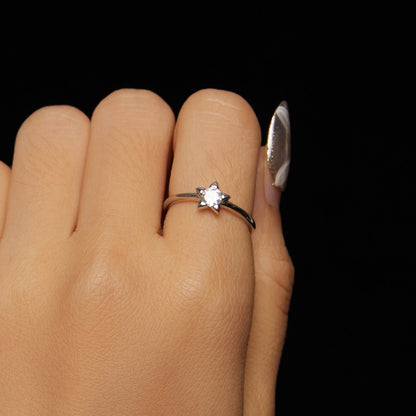 925 Sterling Silver 0.30 Carat Moissanite Ring Size 8