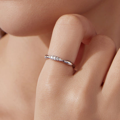 925 Sterling Silver Moissanite Ring with 0.15-0.2cm Gems for Women - Size 6